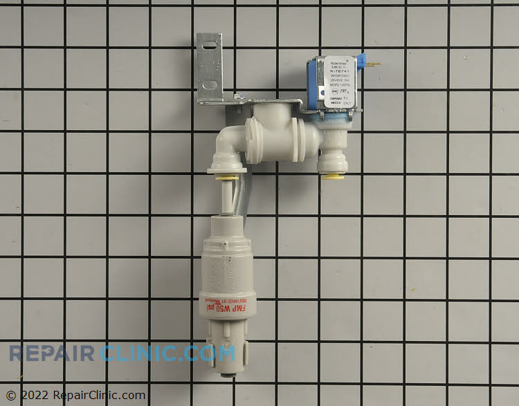 Water inlet valve for ice machine with regulator